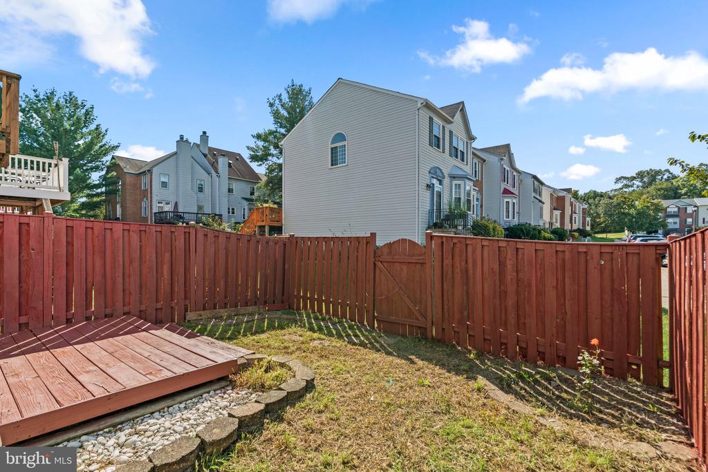 2124 COLONEL WAY