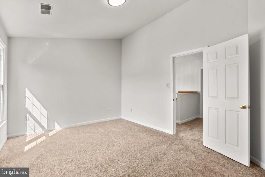 2124 COLONEL WAY