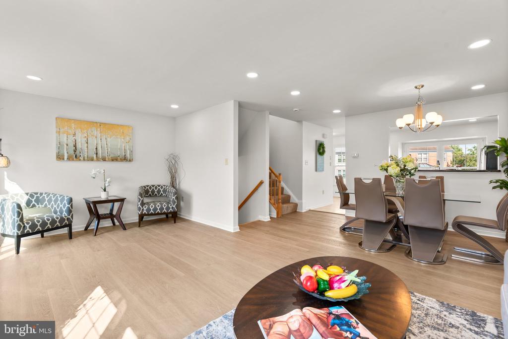2124 COLONEL WAY