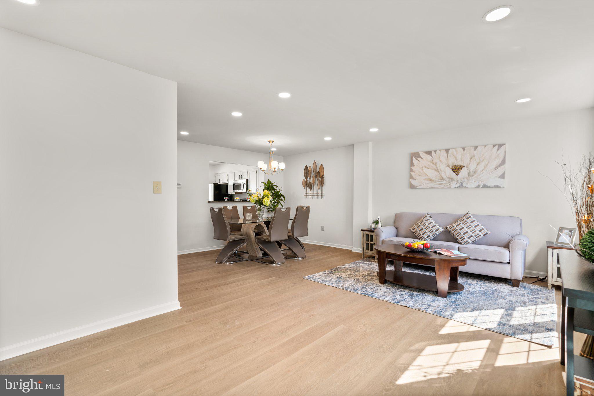 2124 COLONEL WAY
