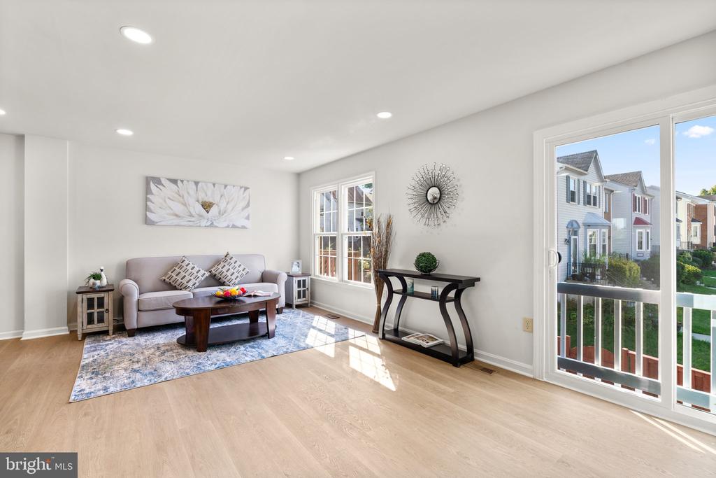 2124 COLONEL WAY