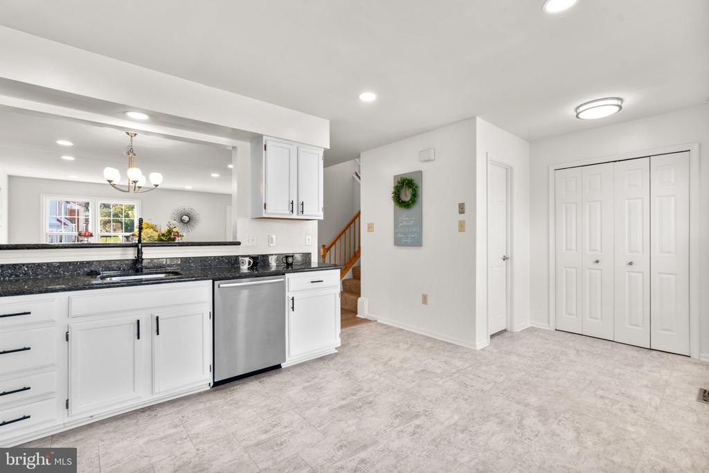 2124 COLONEL WAY