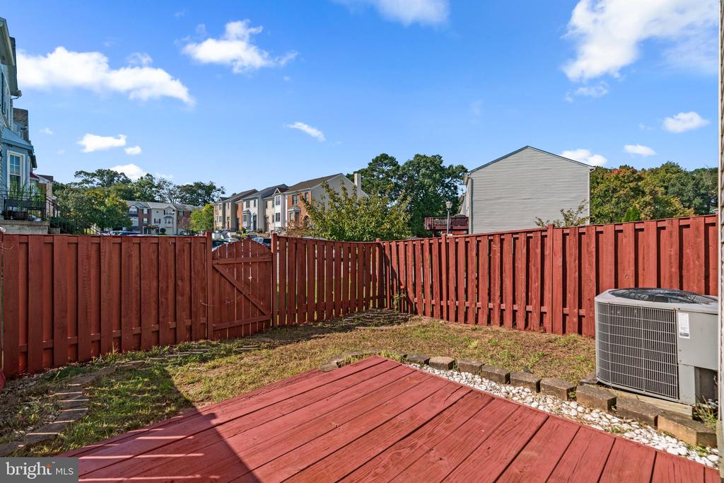 2124 COLONEL WAY