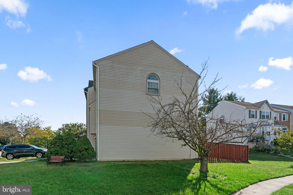 2124 COLONEL WAY