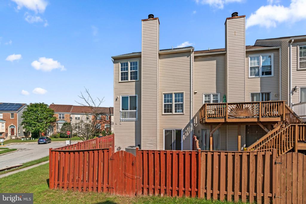 2124 COLONEL WAY