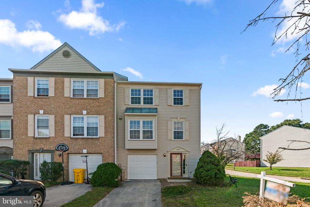 2124 COLONEL WAY