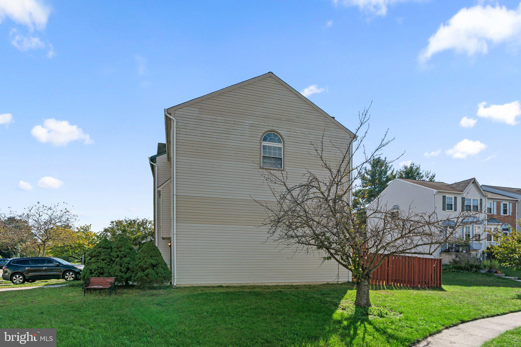 2124 COLONEL WAY