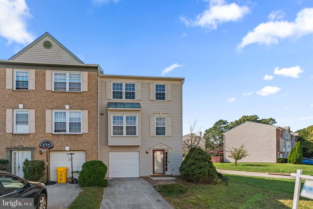 2124 COLONEL WAY