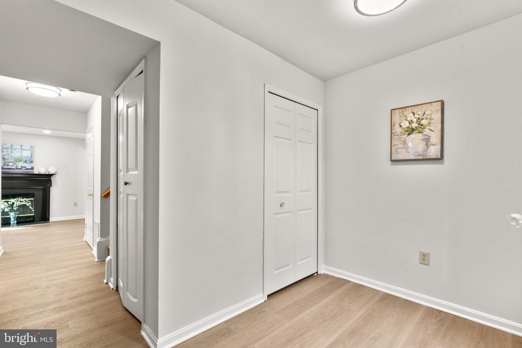 2124 COLONEL WAY
