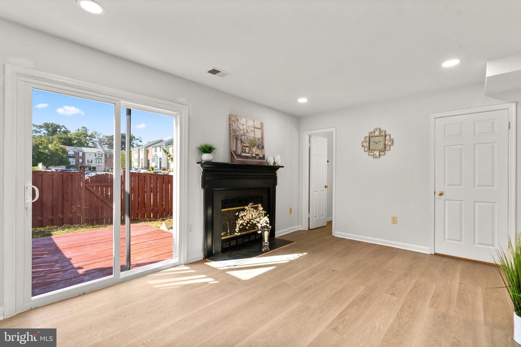 2124 COLONEL WAY