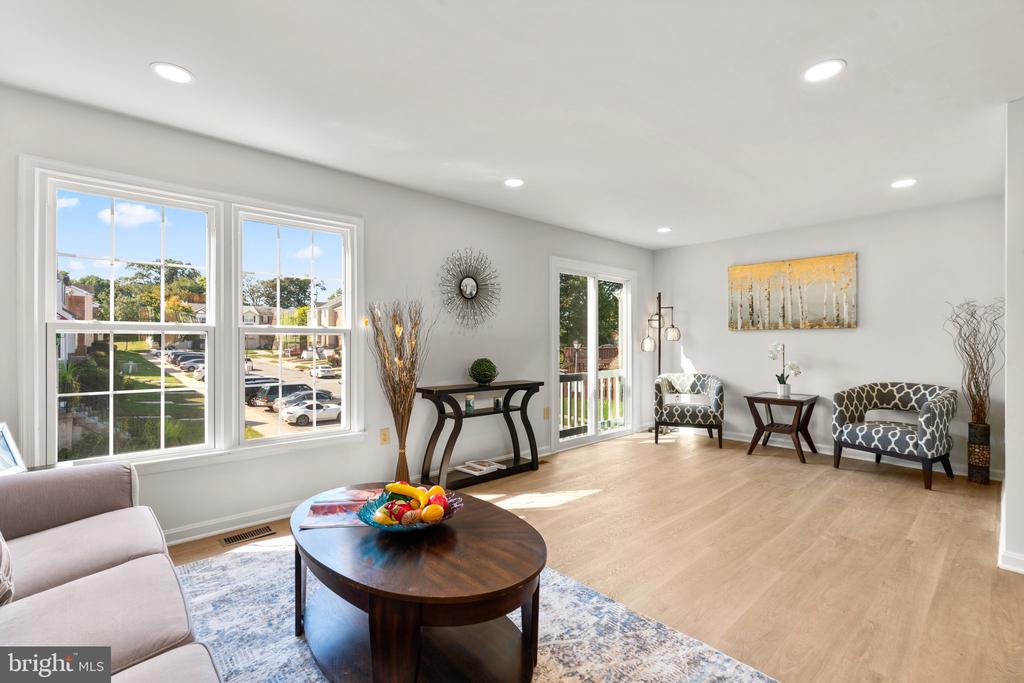 2124 COLONEL WAY