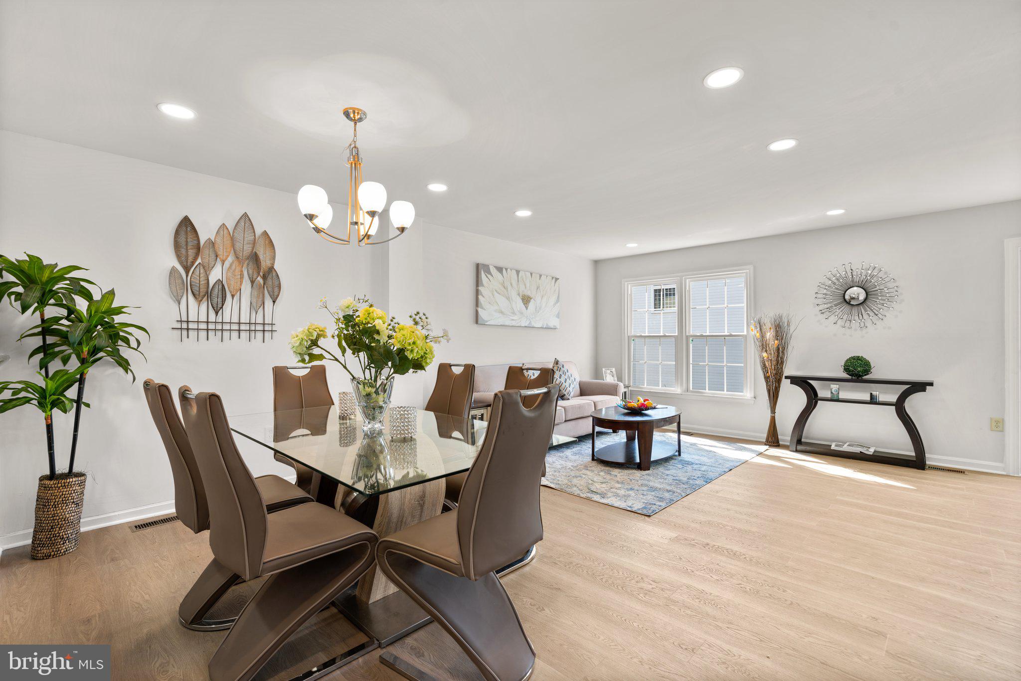 2124 COLONEL WAY