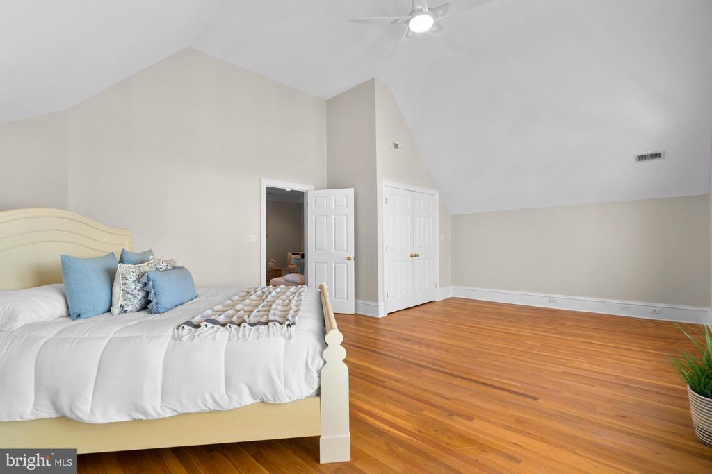 196 SOUTHDOWN ROAD