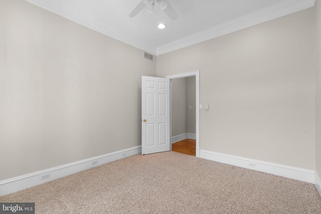 196 SOUTHDOWN ROAD
