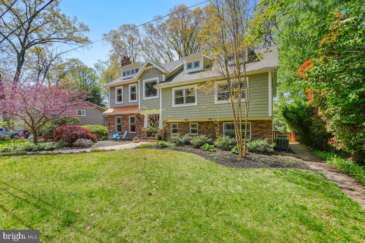 404 BEN OAKS DR WEST