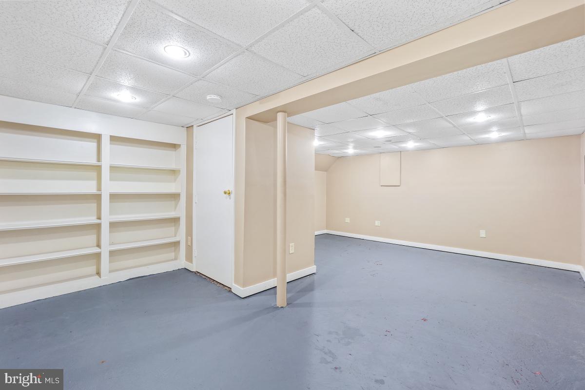 404 BEN OAKS DR WEST