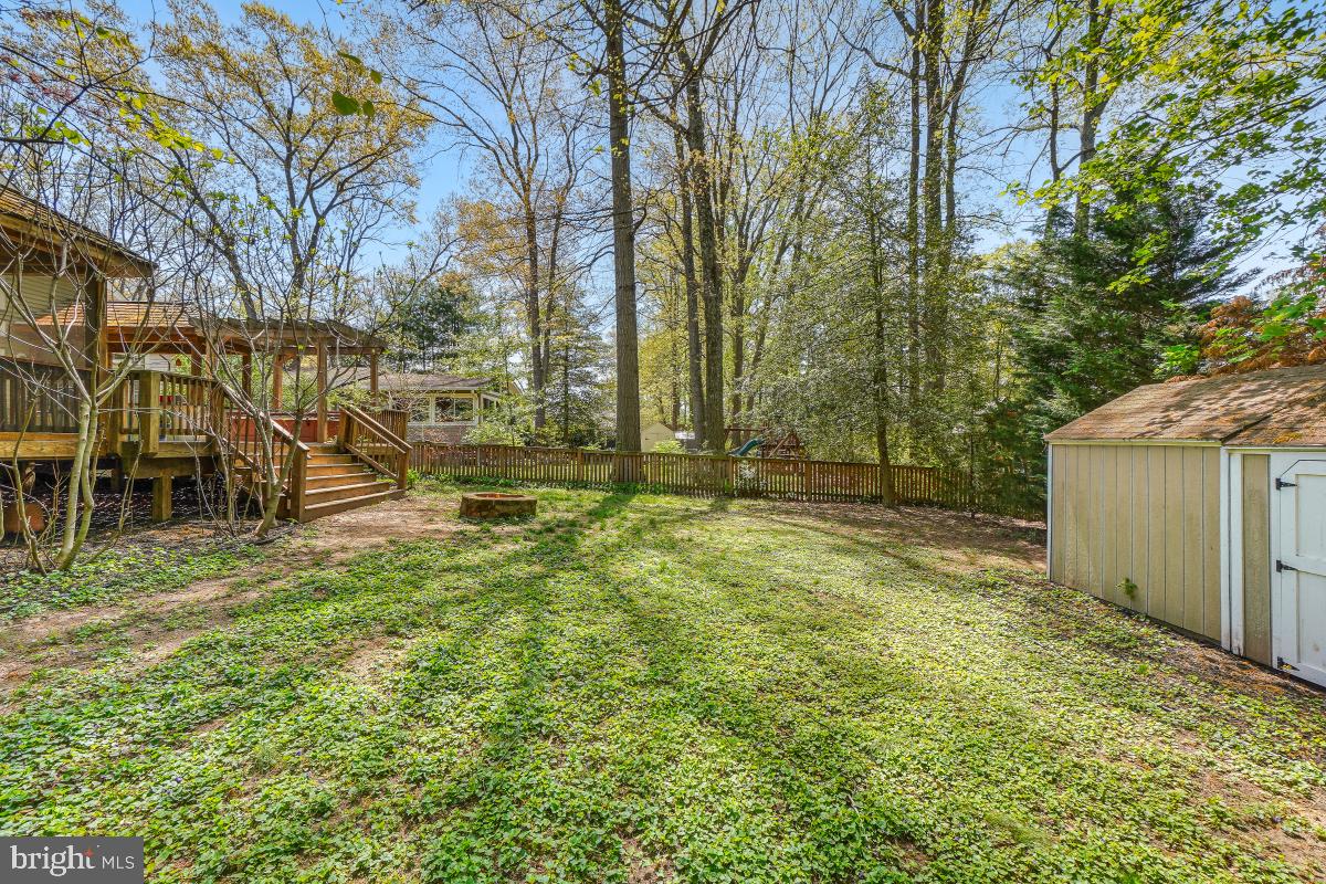 404 BEN OAKS DR WEST