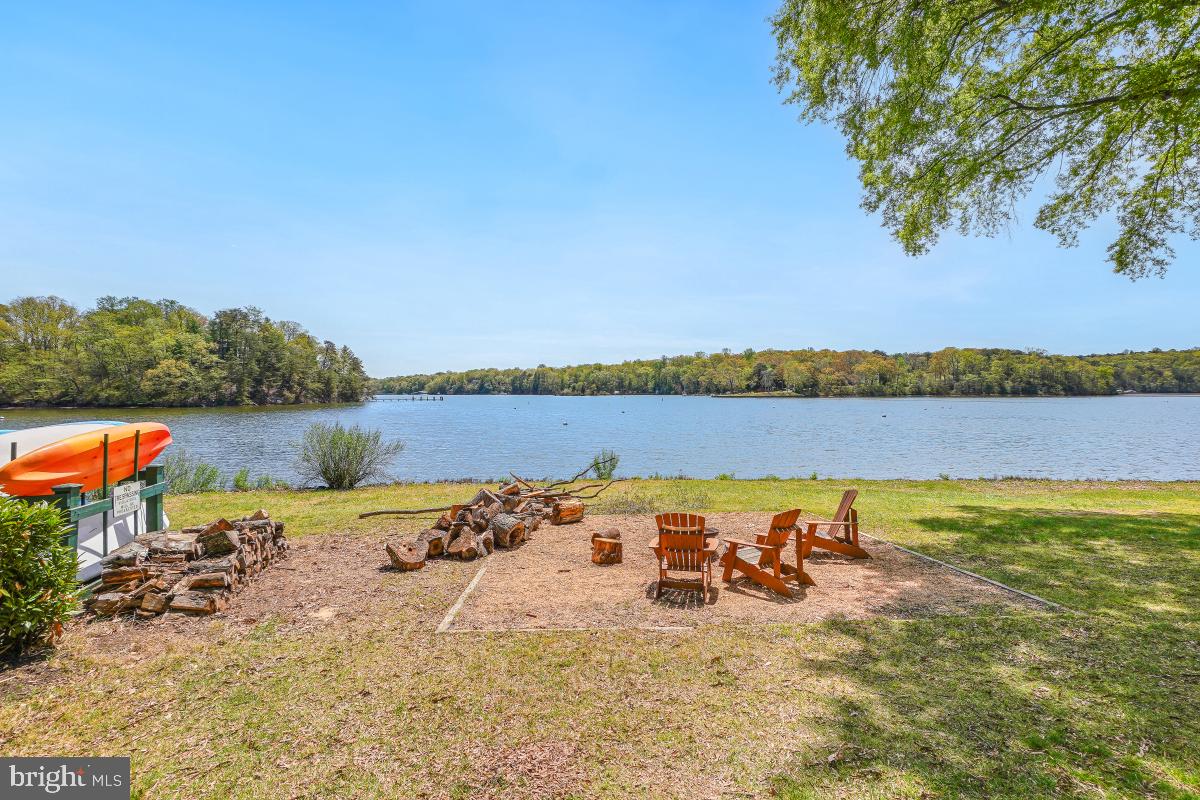 404 BEN OAKS DR WEST