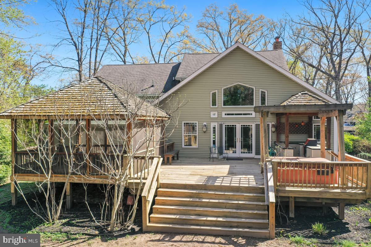 404 BEN OAKS DR WEST