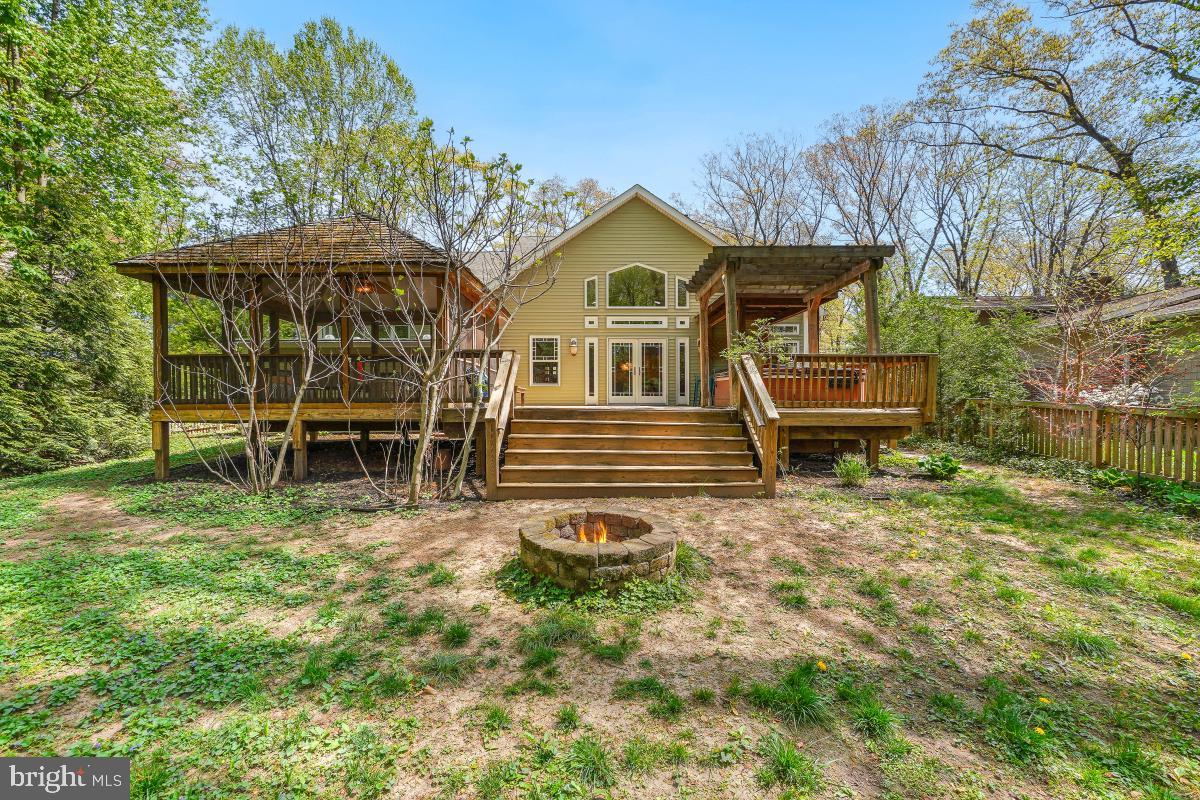 404 BEN OAKS DR WEST