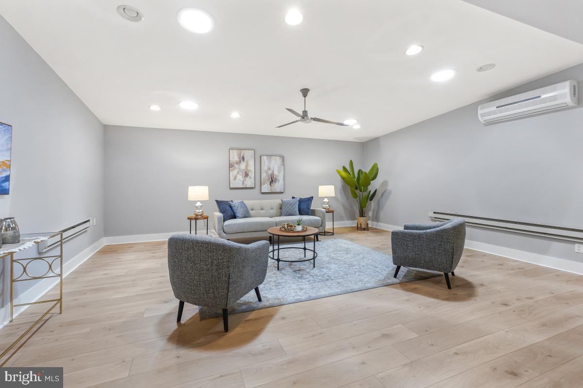 404 BEN OAKS DR WEST