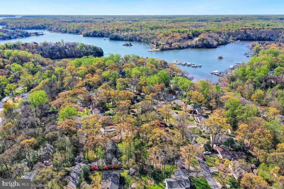 404 BEN OAKS DR WEST