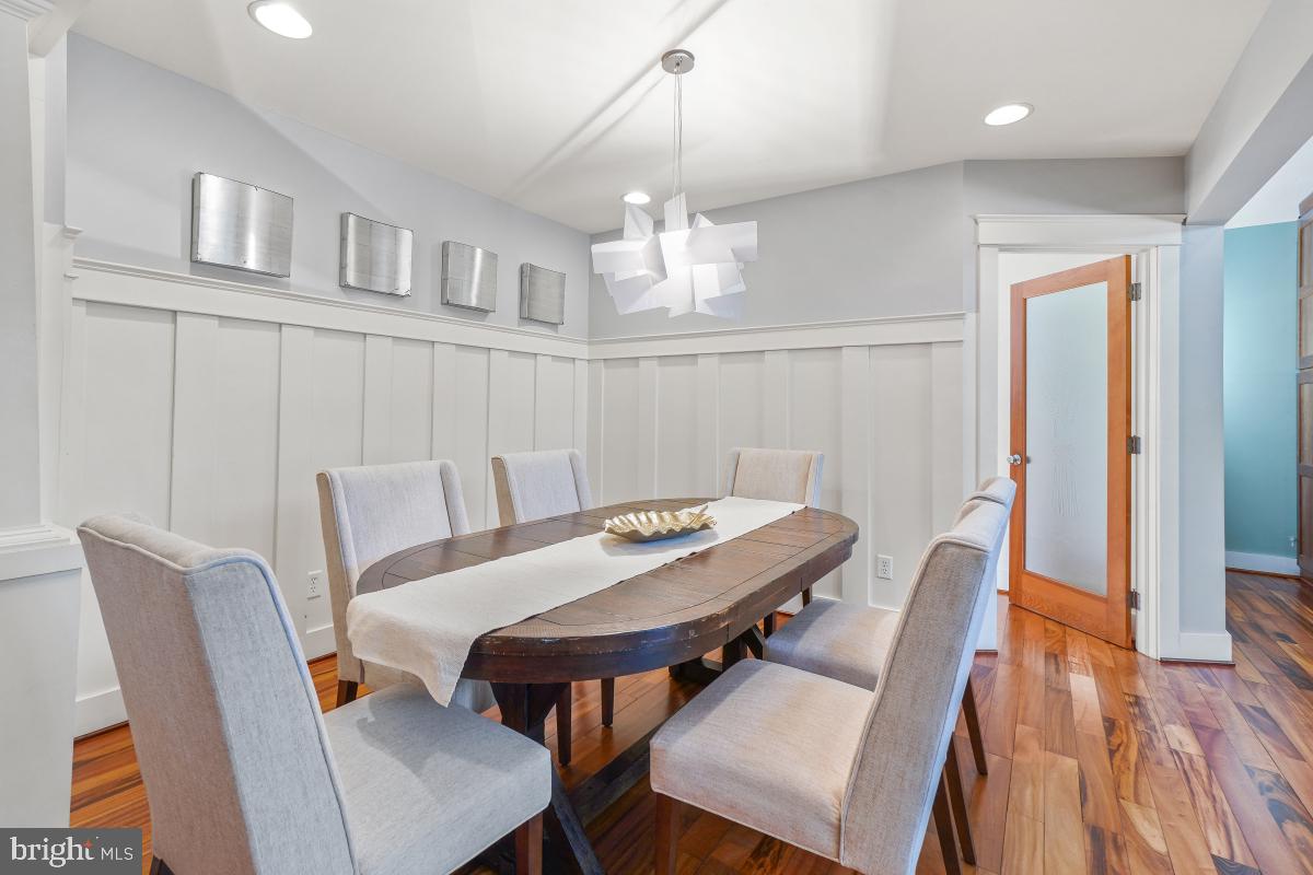 404 BEN OAKS DR WEST