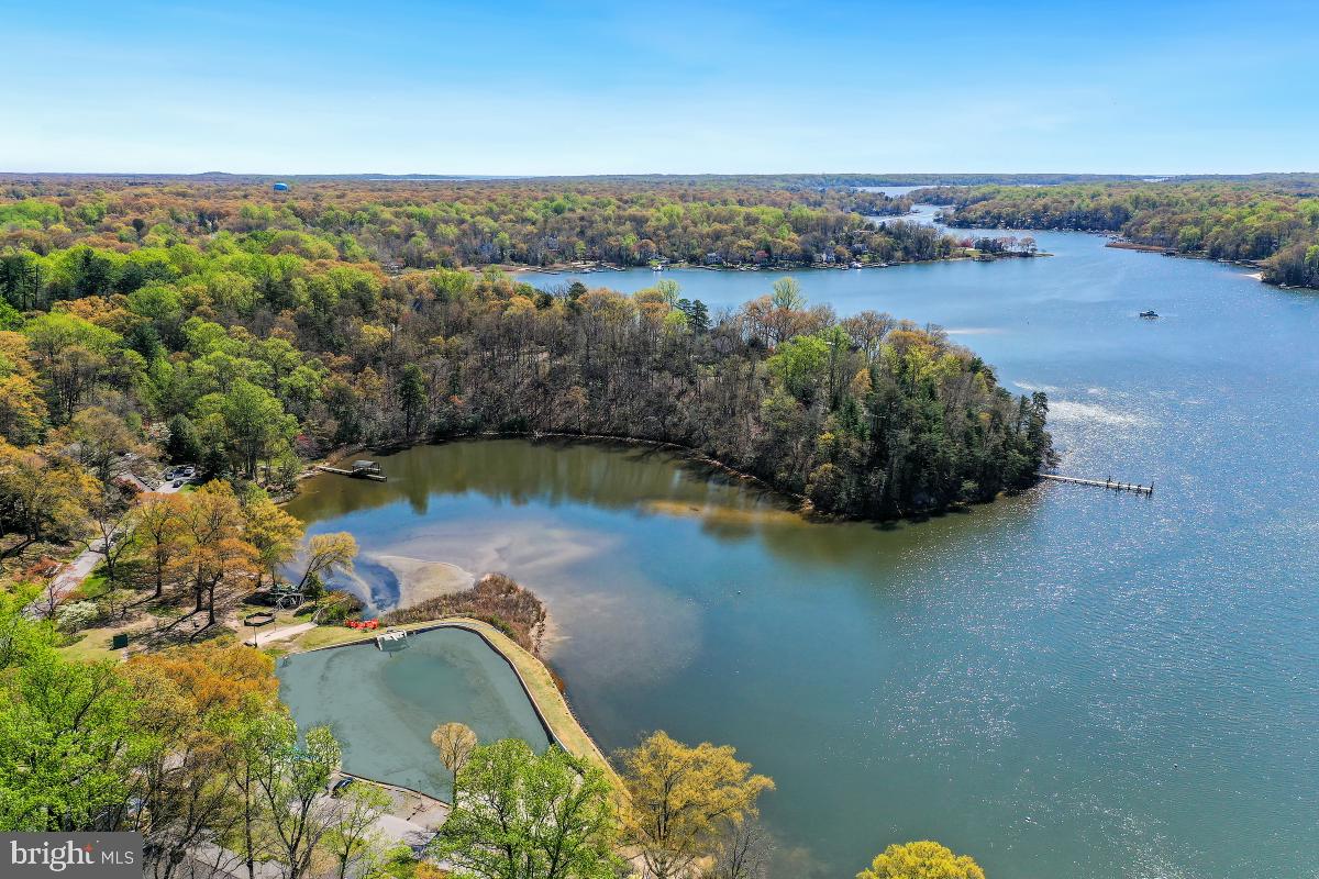 404 BEN OAKS DR WEST