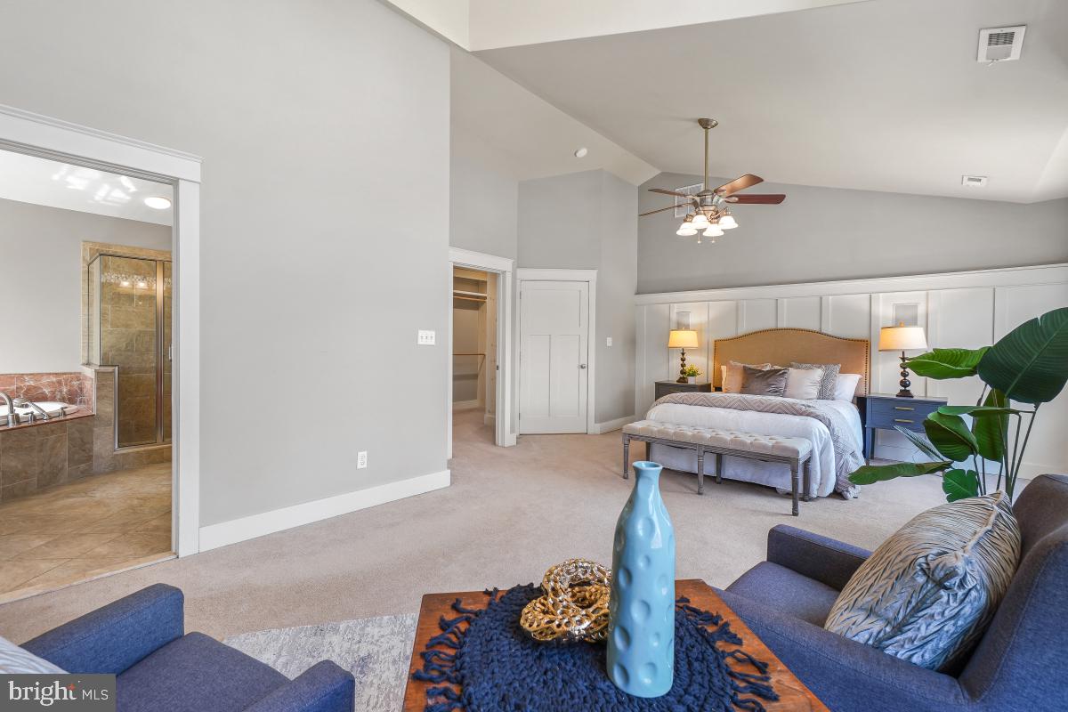 404 BEN OAKS DR WEST