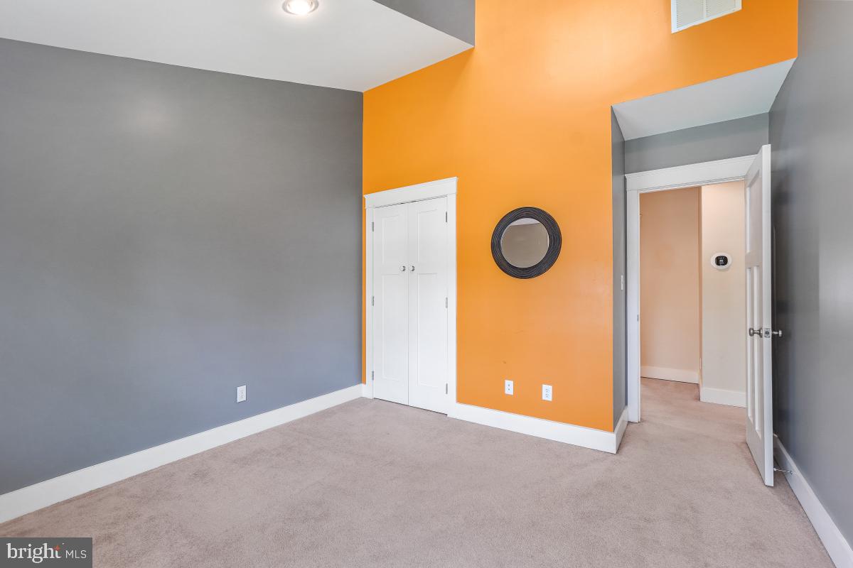 404 BEN OAKS DR WEST