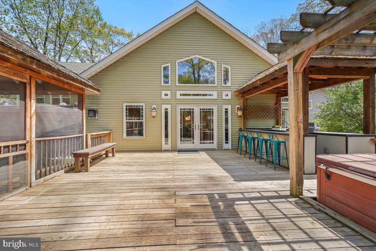 404 BEN OAKS DR WEST