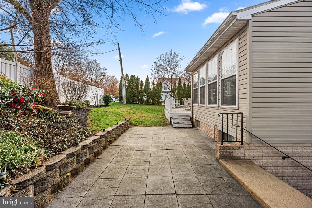 807 NORTHRIDGE WAY