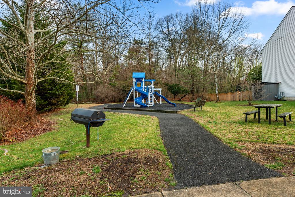 807 NORTHRIDGE WAY