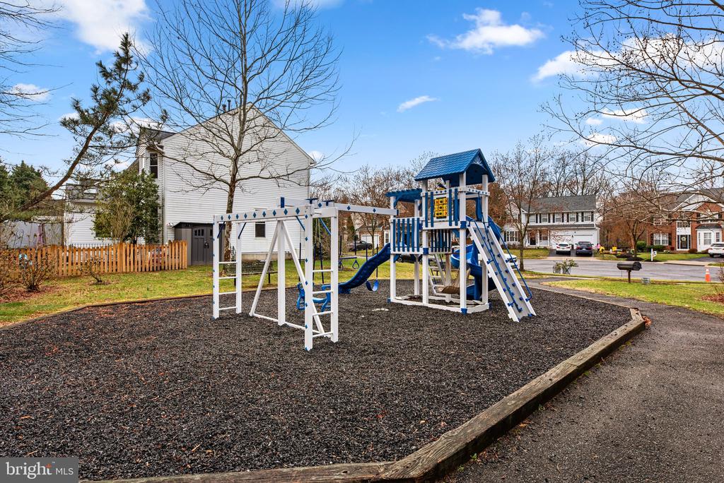 807 NORTHRIDGE WAY