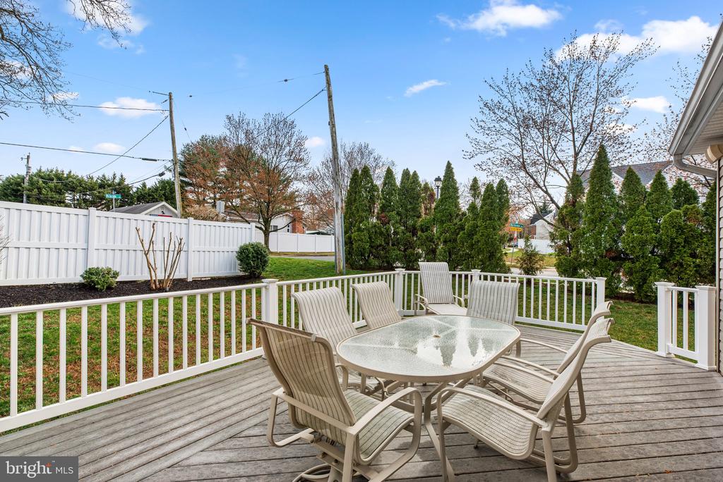 807 NORTHRIDGE WAY