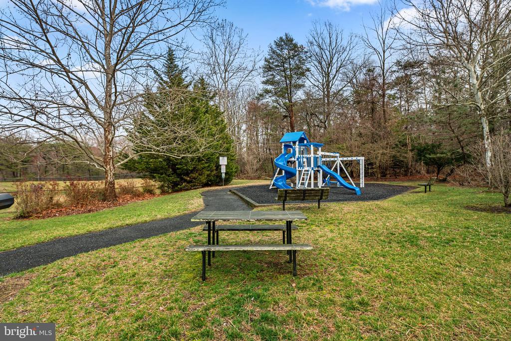 807 NORTHRIDGE WAY