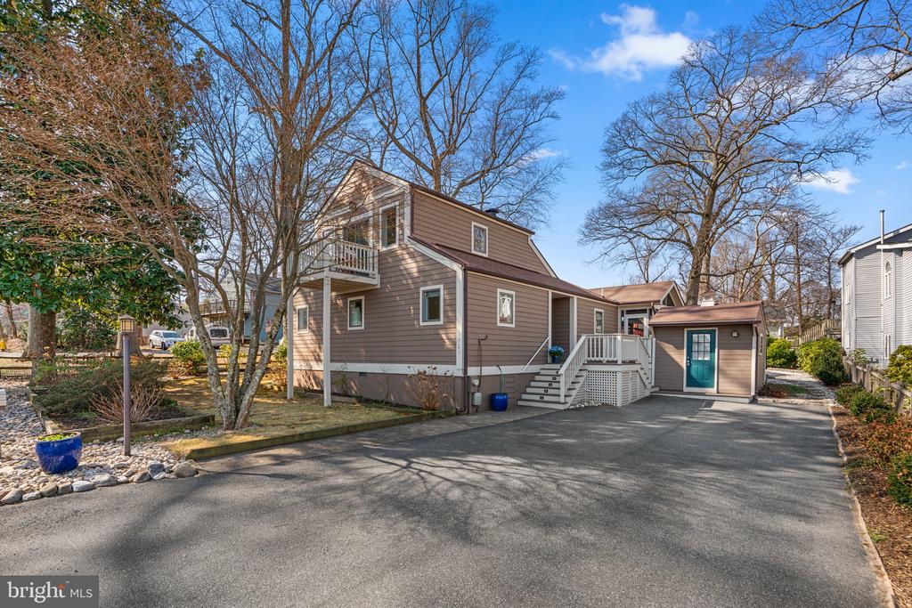 720 N RIVERSIDE DRIVE