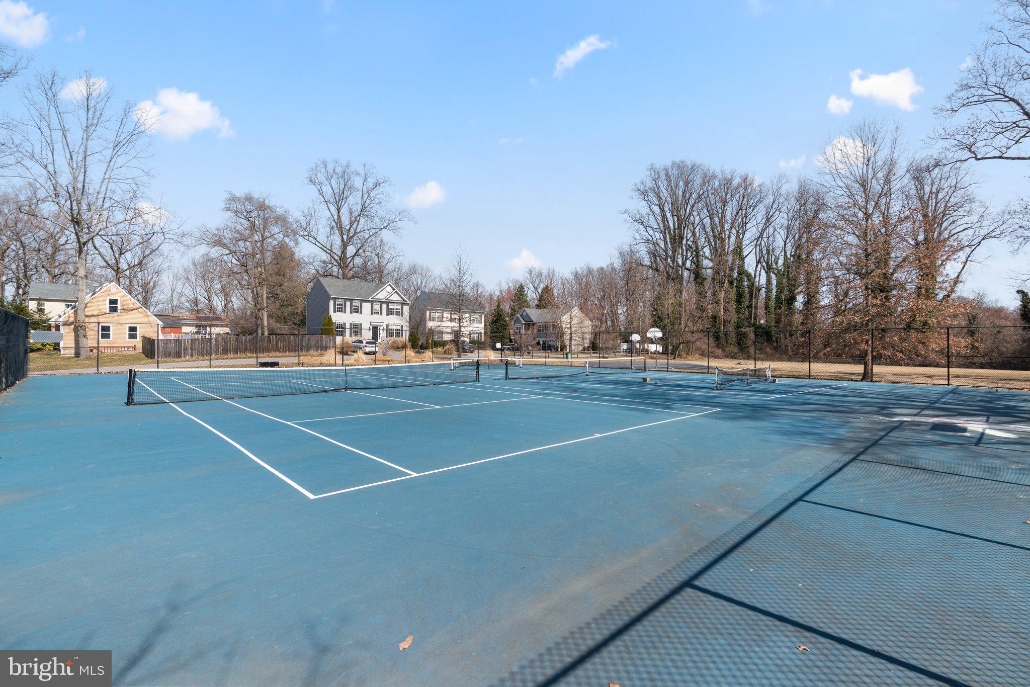 720 N RIVERSIDE DRIVE