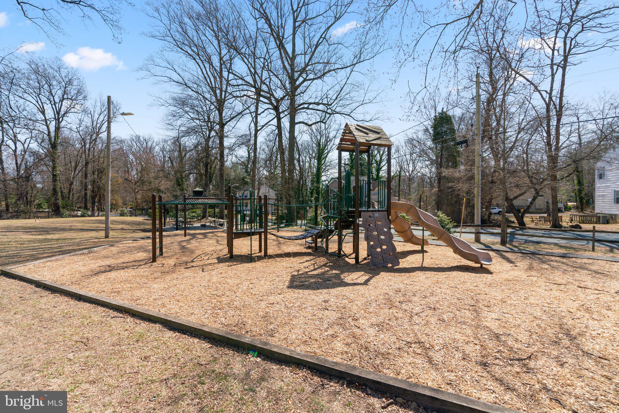 720 N RIVERSIDE DRIVE