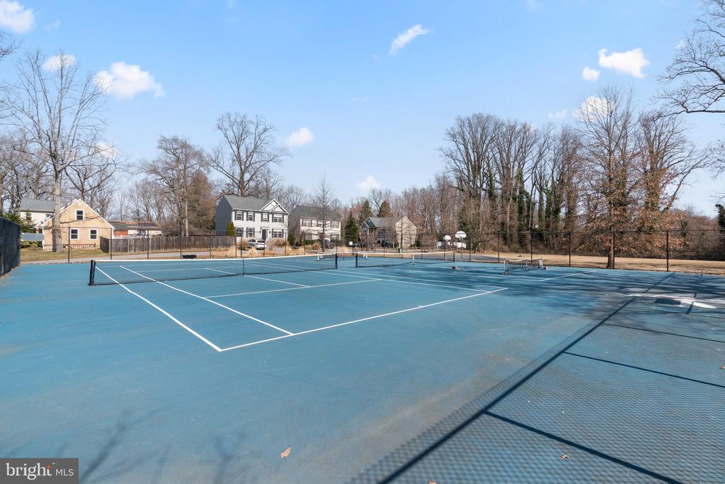 720 N RIVERSIDE DRIVE