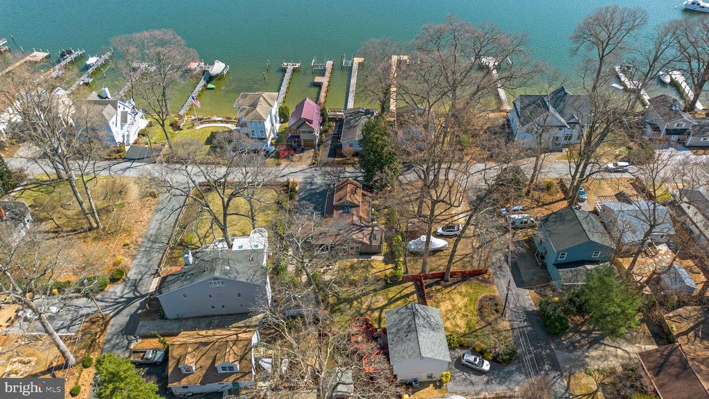 720 N RIVERSIDE DRIVE