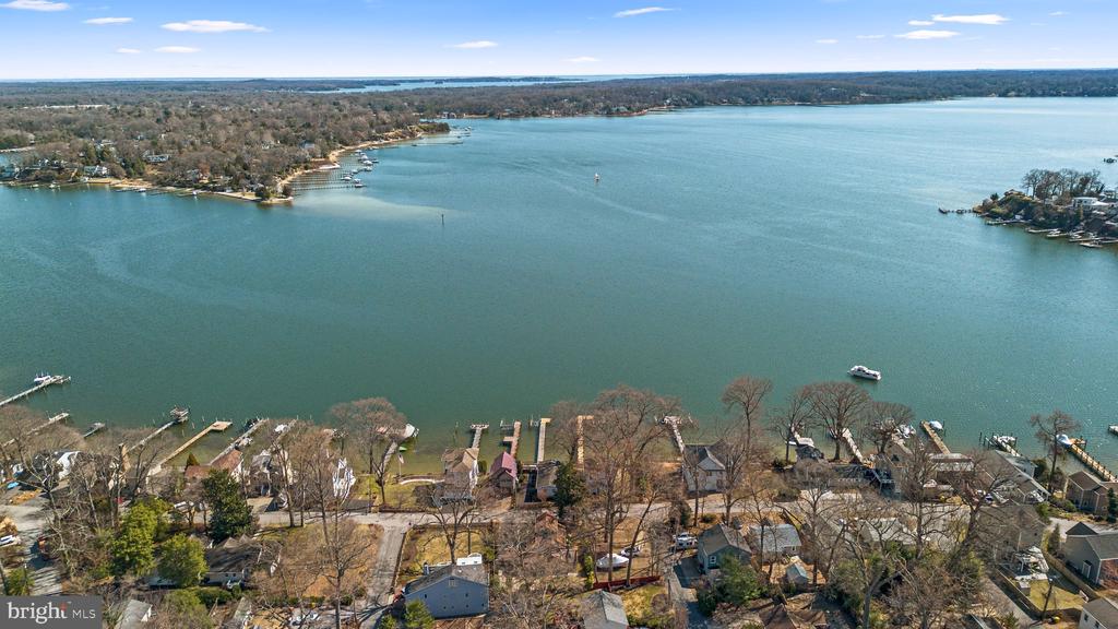 720 N RIVERSIDE DRIVE