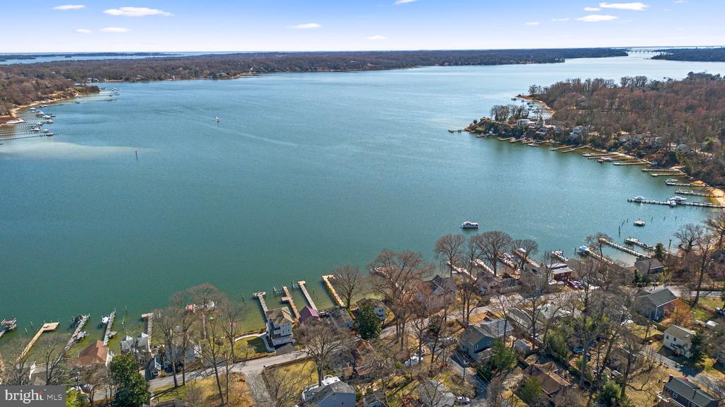 720 N RIVERSIDE DRIVE