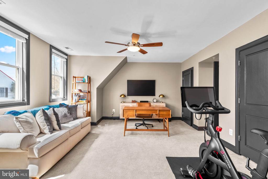 405 FIRST STREET