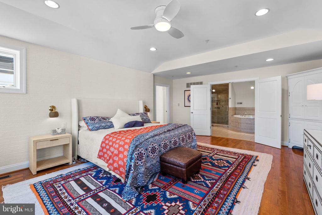 405 FIRST STREET
