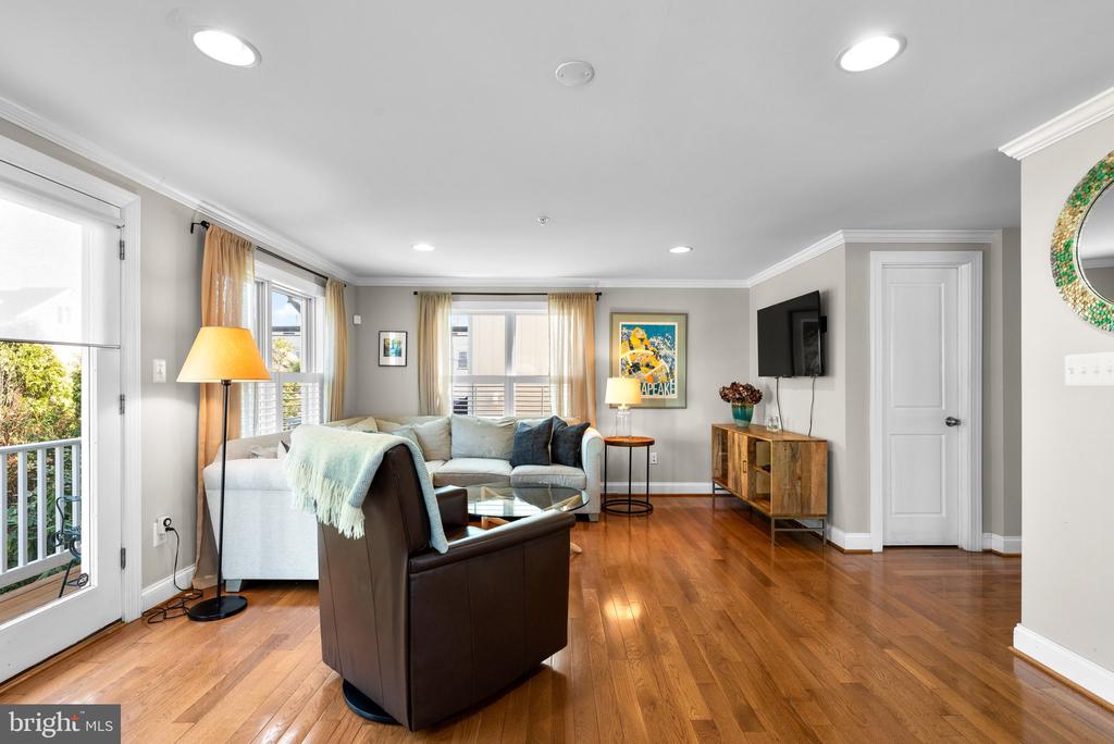 405 FIRST STREET