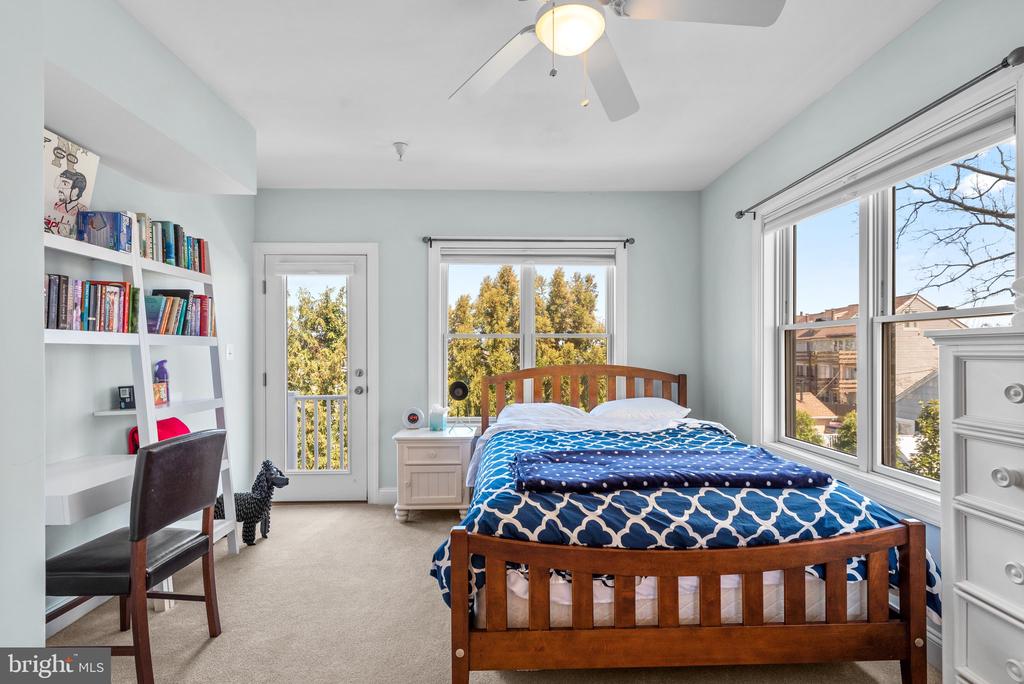 405 FIRST STREET