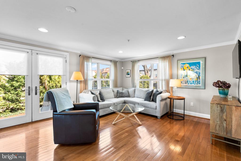 405 FIRST STREET