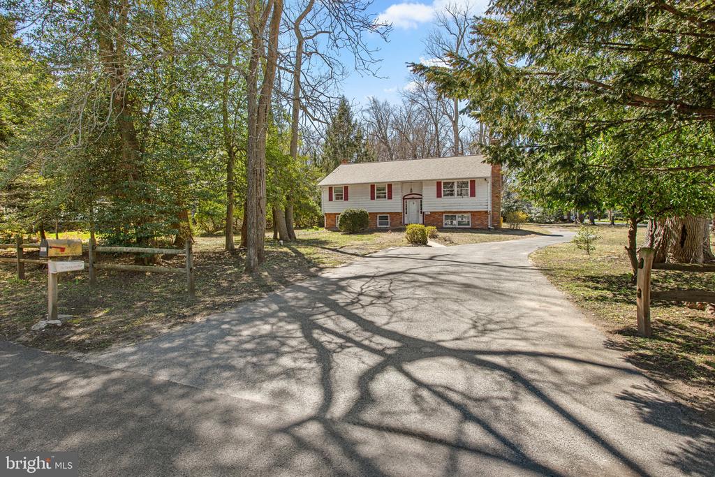1542 SHIPSVIEW ROAD