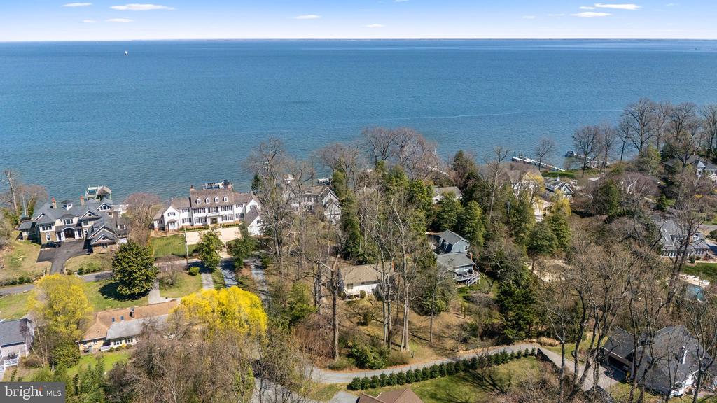 1542 SHIPSVIEW ROAD